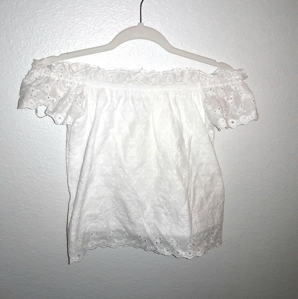 🌼Off The Shoulder Floral Embroidered Top🌼